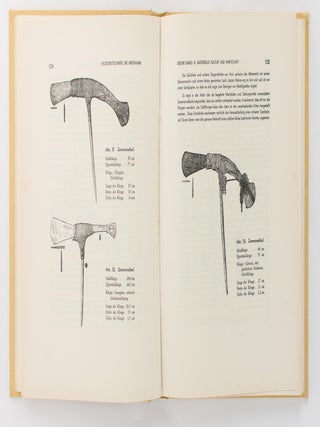 Die Mbowamb. Die Kultur der Hagenberg-Stamme im Ostlichen Zentral-Neuguinea. Erster Band. I: Allgemeiner Teil. II: Materielle Kultur und Wirtschaft. III: Kunst, Musik, Tanz und Spiele