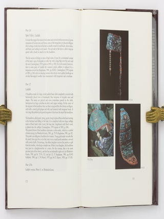 The Power of Headdresses. A Cross-Cultural Study of Forms and Functions