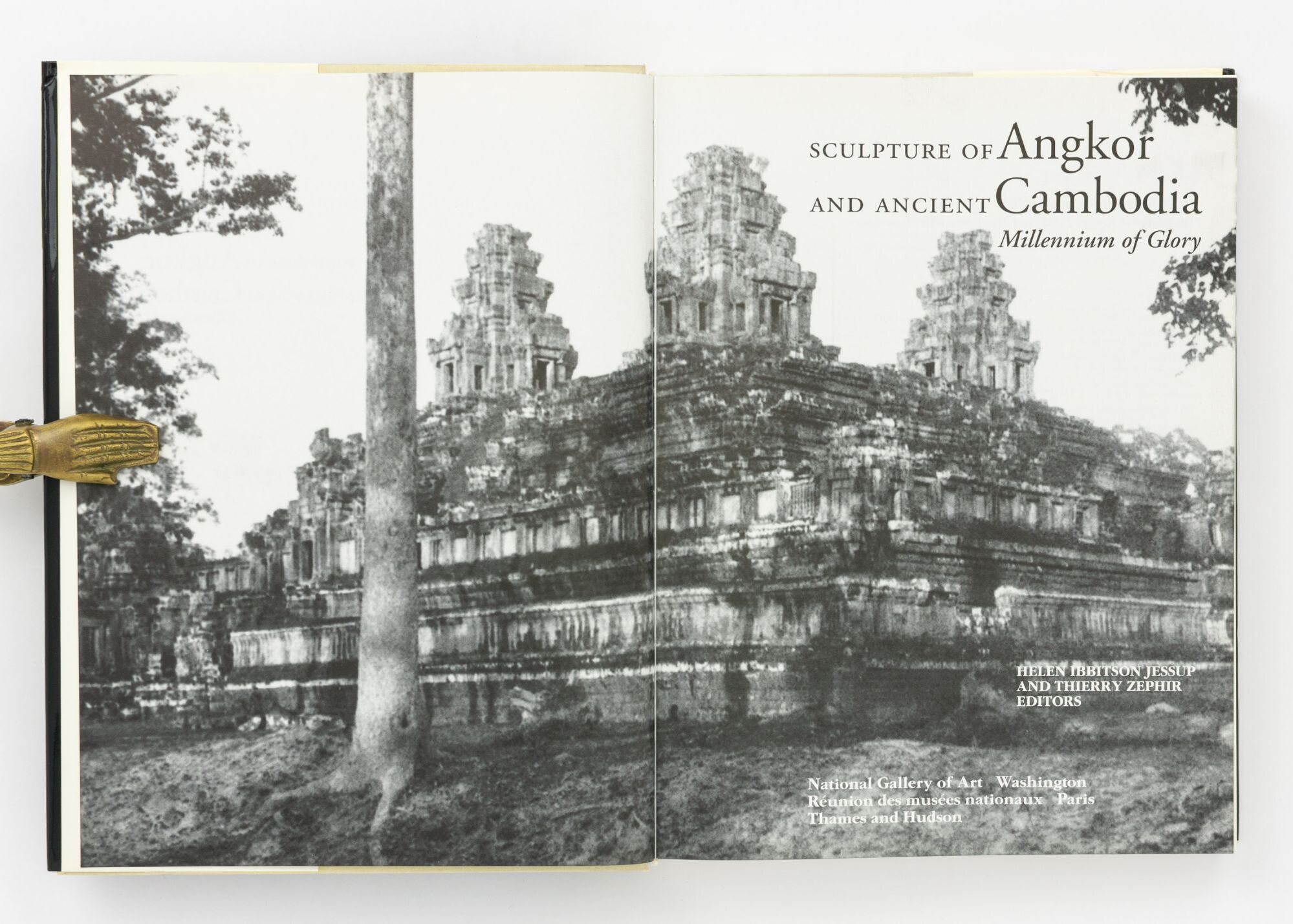 Sculpture of Angkor and Ancient Cambodia. Millennium of Glory 