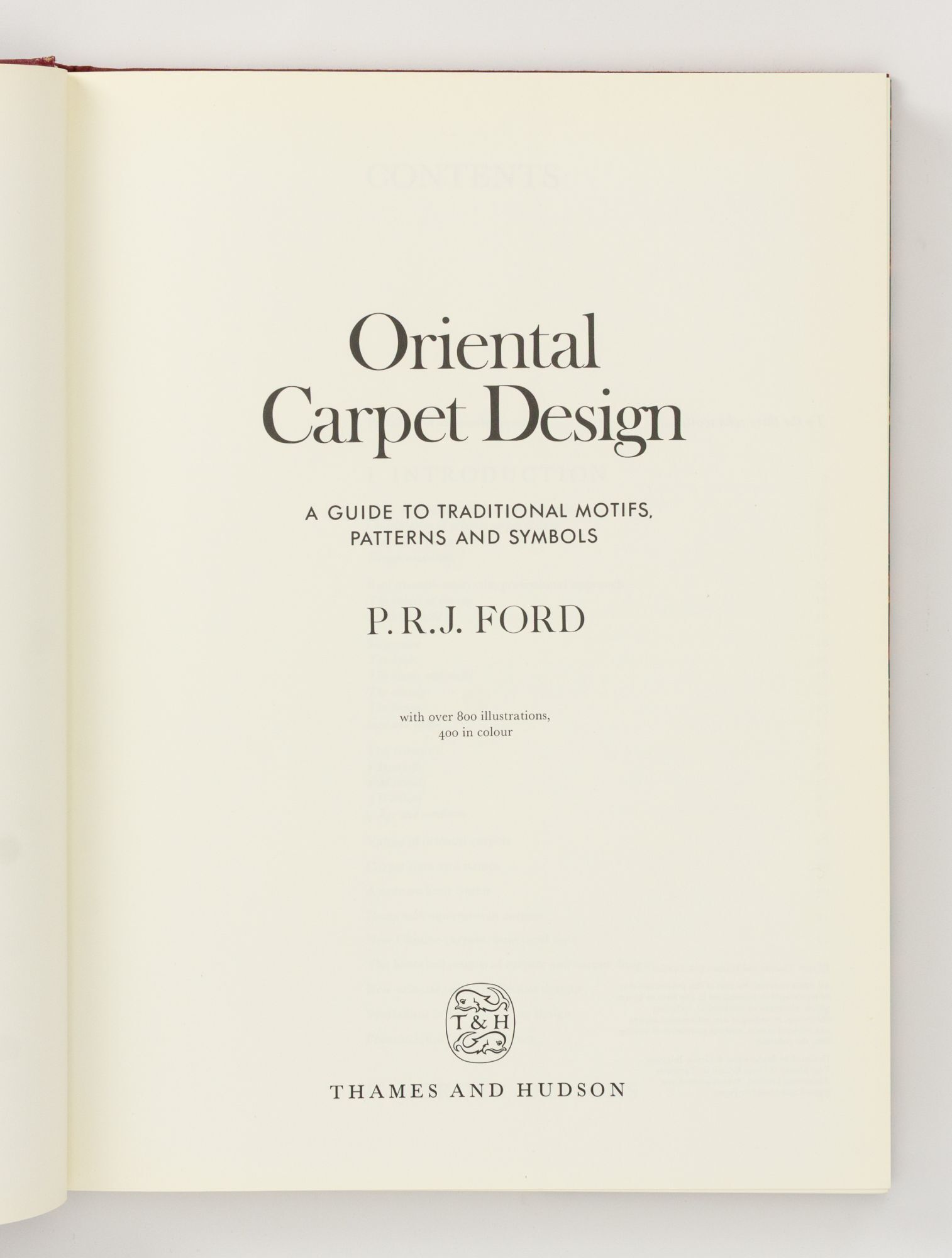 Oriental Carpet Design. A Guide to Traditional Motifs, Patterns 