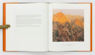 Shades of Ochre. The Colours of South Australia... Text and Photographs by Stavros Pippos